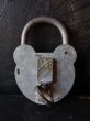 画像1: フランスビンテージ雑貨＆古道具　ブリキのクマ鍵　パドロック (1)