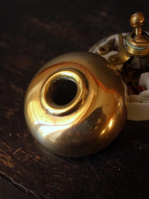 フランスヴィンテージ陶器と真鍮カバーのスイッチ