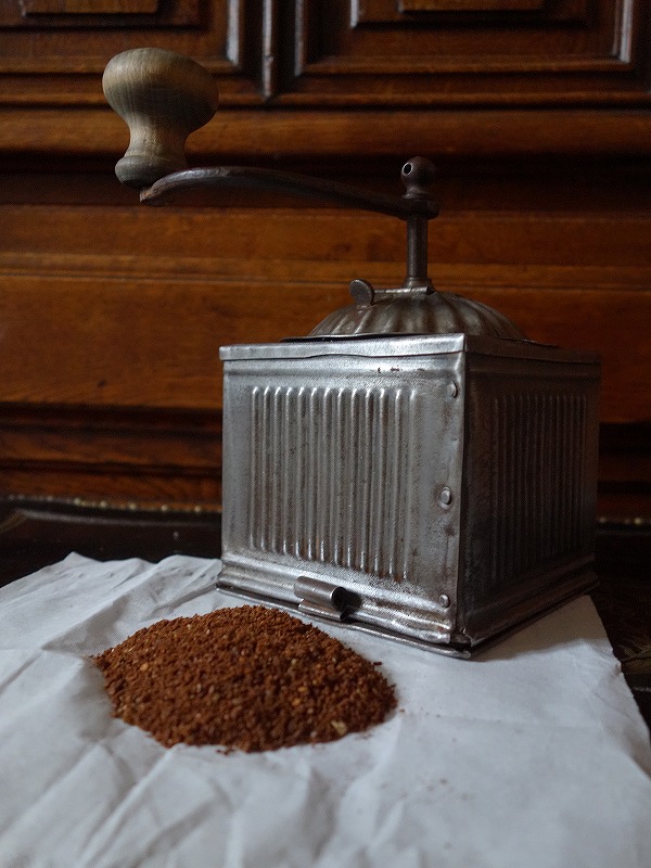 フランスアンティーク19世紀のブリキのコーヒーミル